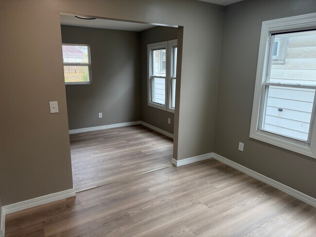 Foto del edificio - 1615 Lawton Ave