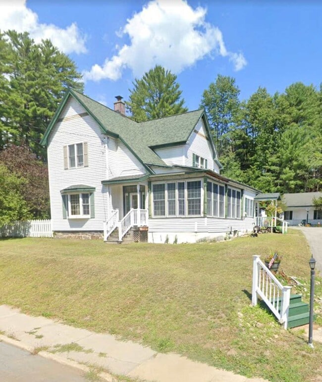 Building Photo - 302 Lake Ave