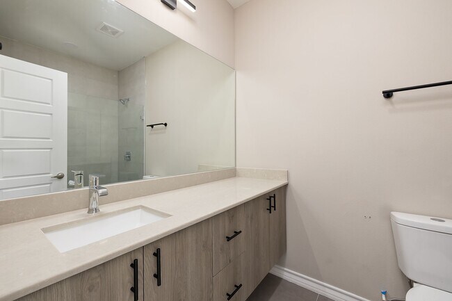 Foto del edificio - 5809 Puffin Ave
