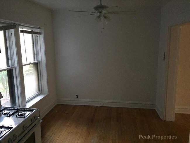 Foto del edificio - 545 W Arlington Pl