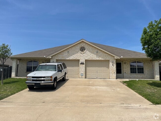 Building Photo - 1303 Powder River Dr