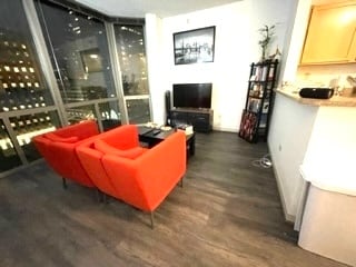 Foto del edificio - 222 N Columbus Dr