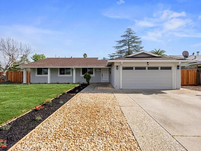 Foto del edificio - 2426 Regent Rd