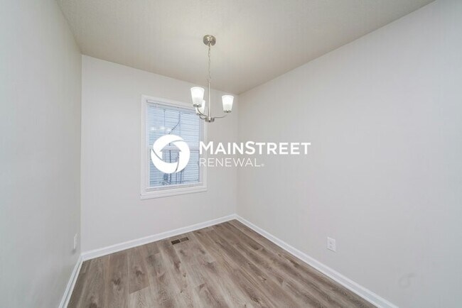 Foto del edificio - 4 Bedroom Pet-Friendly Home in Louisville, KY with Main Street Renewal