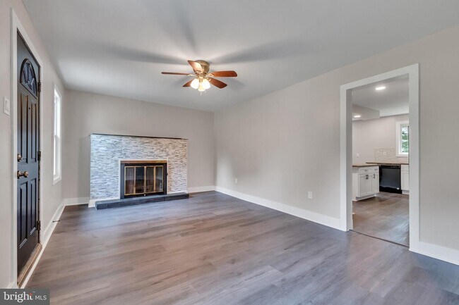 Foto del edificio - 519 Linton Hill Rd