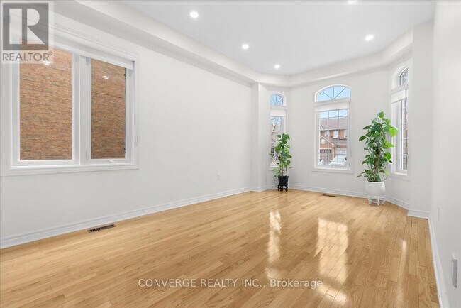 Photo du bâtiment - 101 Park Pl Dr