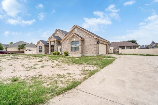 Building Photo - 302 Echo Valley Dr