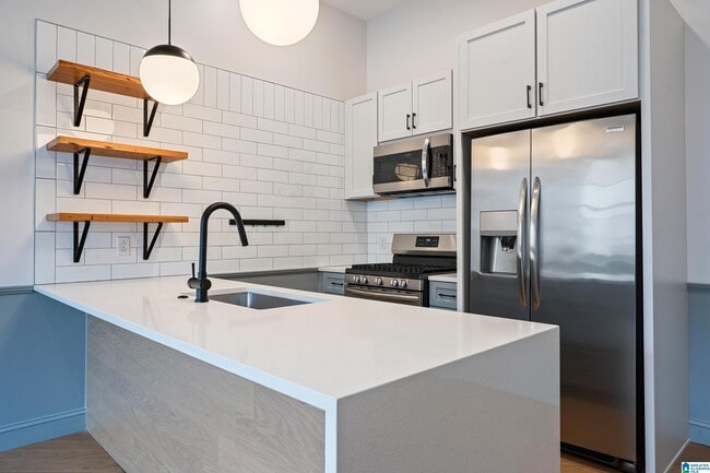 Building Photo - 2212 1st Ave N