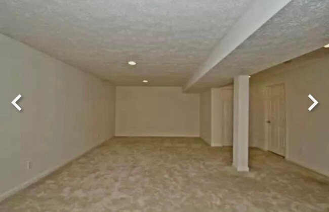 Building Photo - 3657 Thorngate Dr