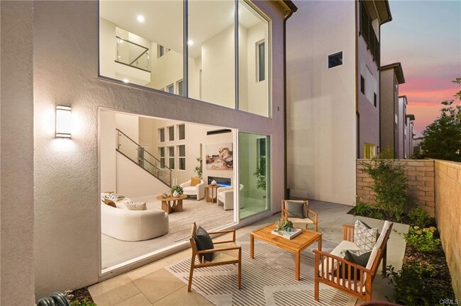 Building Photo - 1155 Poppy Ct