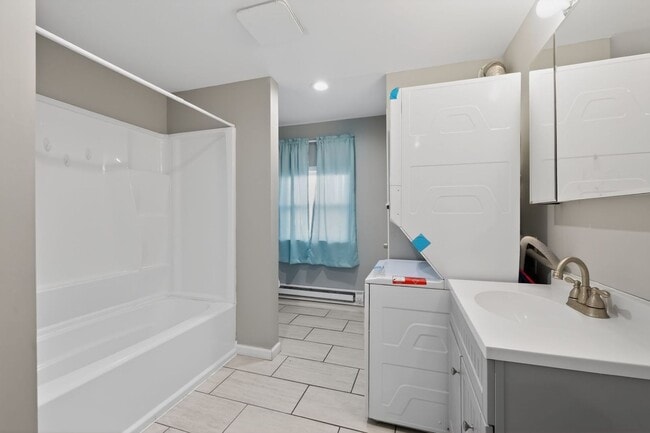 Building Photo - Charming 1BR House in Alum Bank