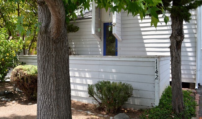 Building Photo - 1142 Leff St