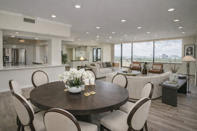 Building Photo - 15 Greenway Plz