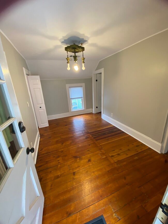 Building Photo - 1832 W 48th St
