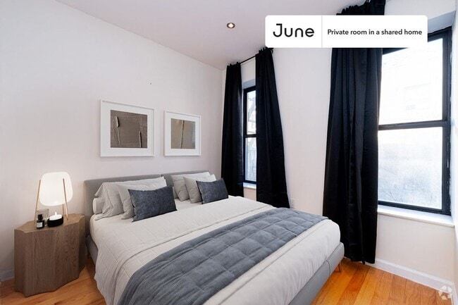 Building Photo - Private bedroom in 4 bed/2 bath Home