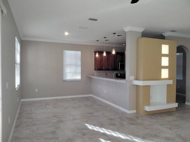 Foto del edificio - 7591 Bristol Cir