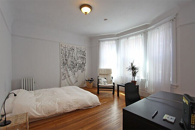 Foto del edificio - Spacious & Bright Studio, Classic SF Style, Fantastic Nob Hil Location (1219 Taylor Street #32)