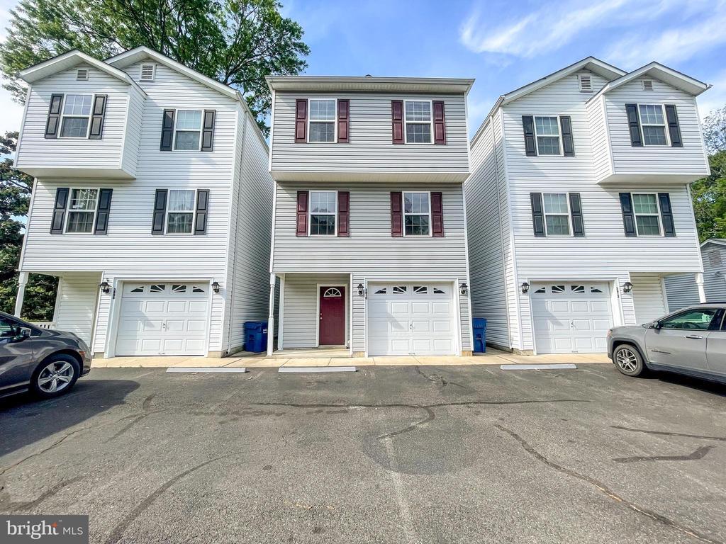 Foto principal - 3810 5th St