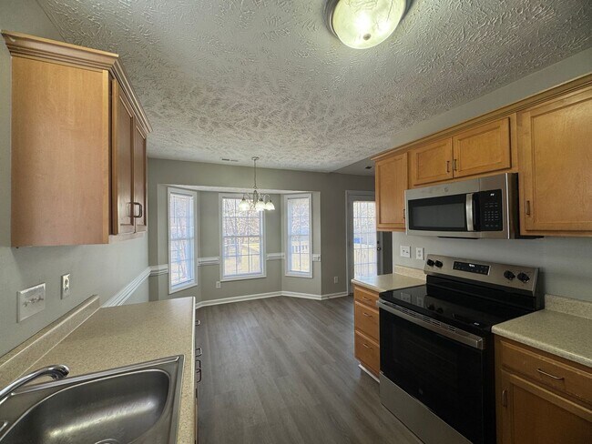 Foto del edificio - Spacious 3-Bedroom Home for Rent in Fayetteville