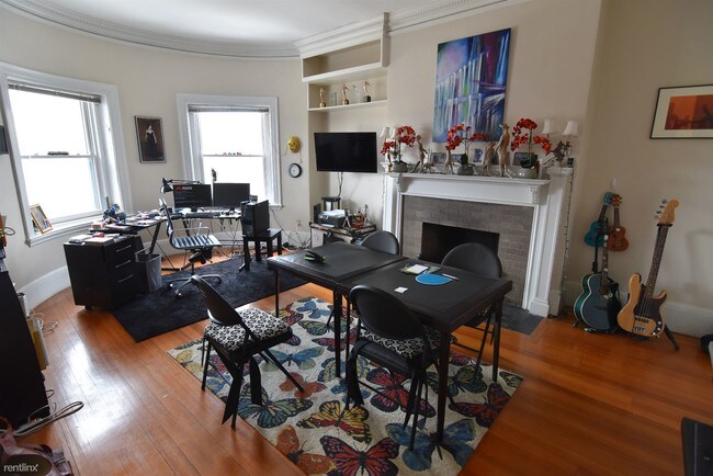 Foto del edificio - 1693 Beacon St