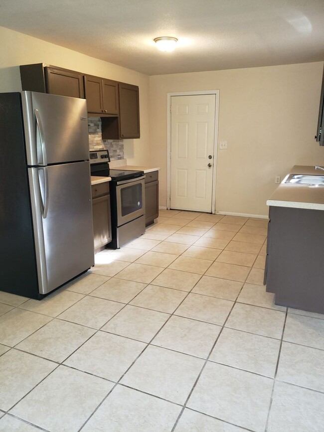 Foto del edificio - Beautiful 1/1 Centrally Located!!!!