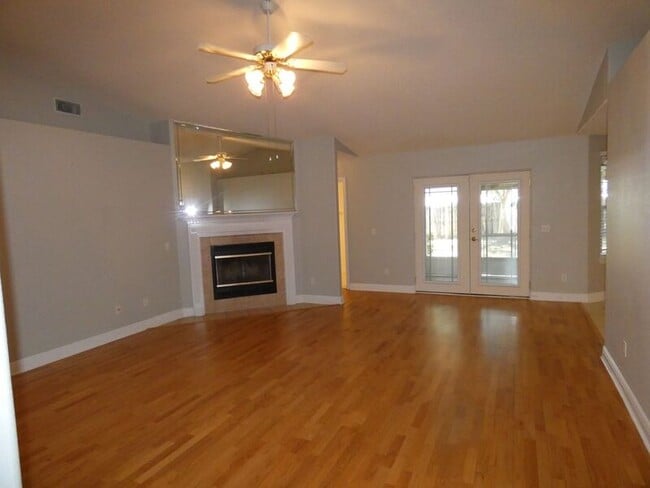 Building Photo - 4779 Winterdale Dr