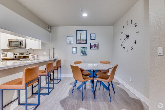 2BR, 2BA - 970SF - Dining Room - Villa Montana