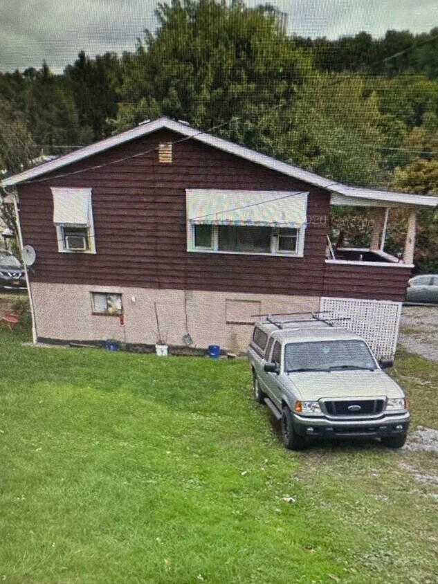 Primary Photo - 96 Western Ave