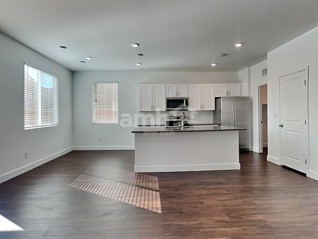 Foto del edificio - 4812 Blushing Star St