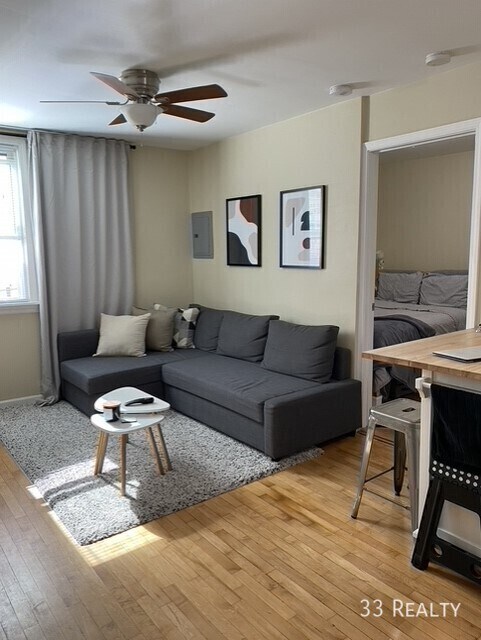 Foto principal - 3240 N Clark-3M