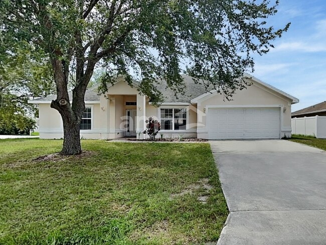 Building Photo - 1702 SW Penrose Ave