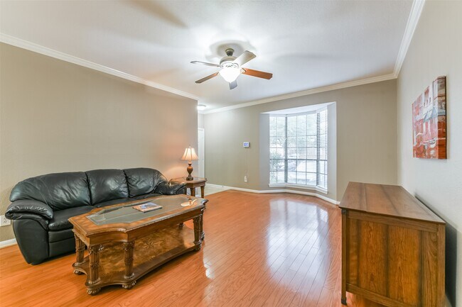 Foto del edificio - 2255 Braeswood Park Dr