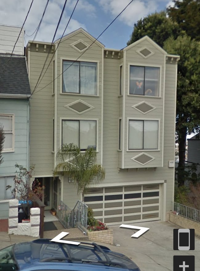 Building Photo - 366 28th St