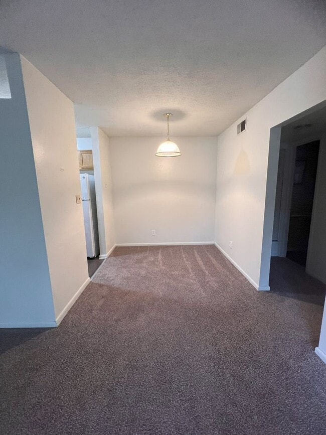 Foto del edificio - 1 Bedroom 1 Bath Balcony Apartment Available