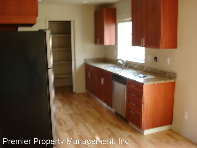 Building Photo - 3 br, 2.5 bath House - 5202 NE 29th Ave