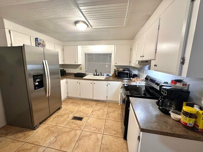 Foto del edificio - 1815 Woodcrest Dr