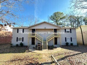 Building Photo - 1705 Sanford Dr
