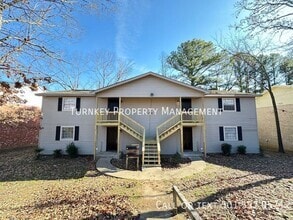Building Photo - 1705 Sanford Dr