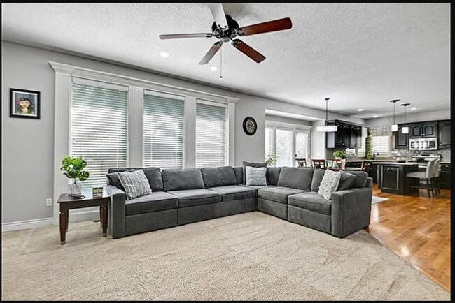 Foto del edificio - 8000 W 146th St