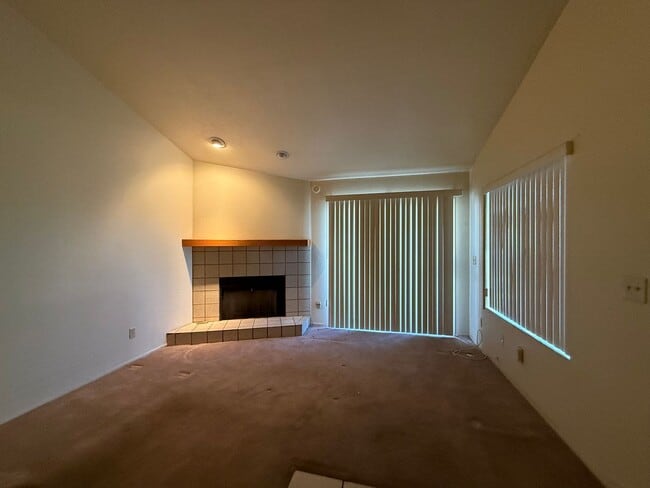 Building Photo - Move In Special Half of 1ST Month's Rent
