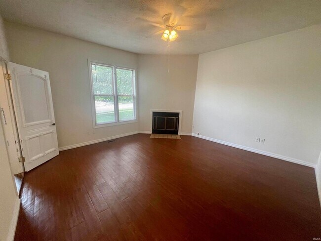 Foto del edificio - 200 E 2nd St