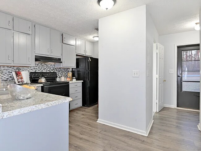 Foto del edificio - 123 Curtis Rd