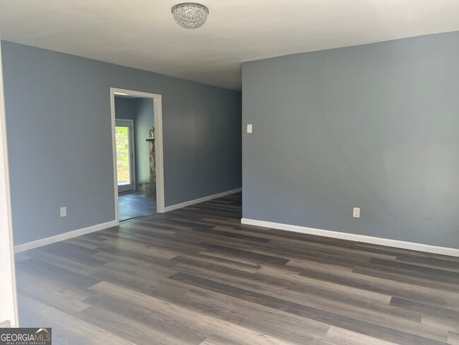 Building Photo - 2875 Carriage Ln