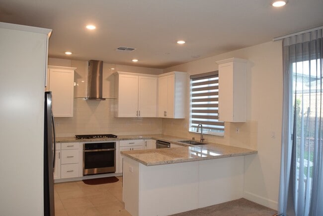 Building Photo - 3278 Sidney Way