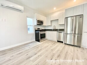 Building Photo - 141 N Swall Dr