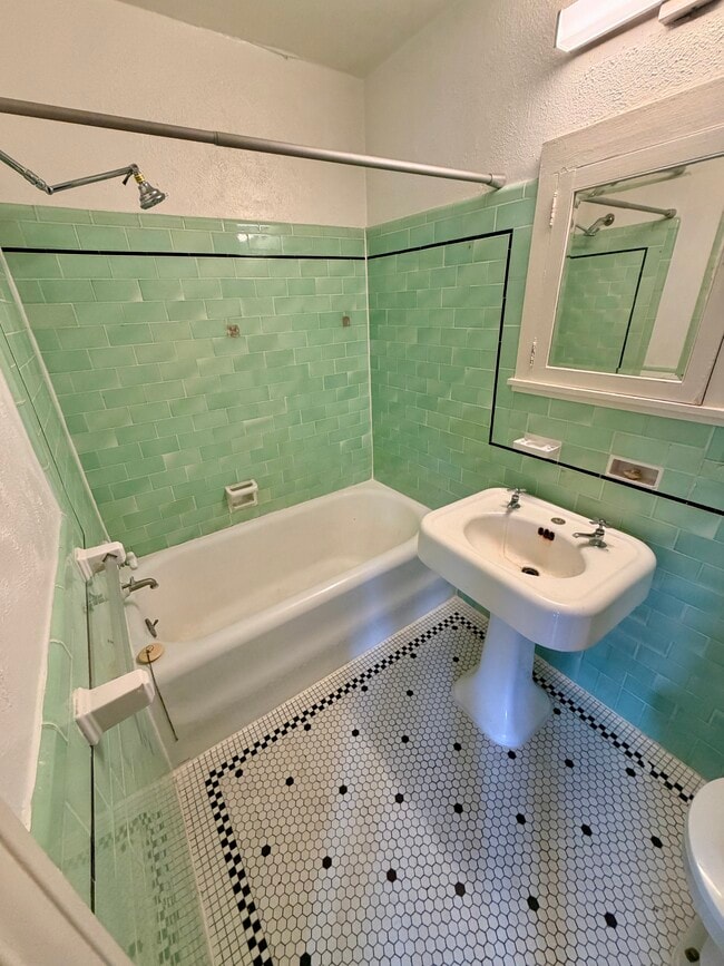 The Gardenia - The Gardenia Apartment