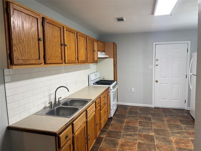 Foto del edificio - 1304 Cometa St