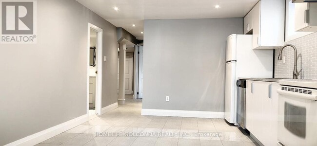 Building Photo - 17 Warfield Dr