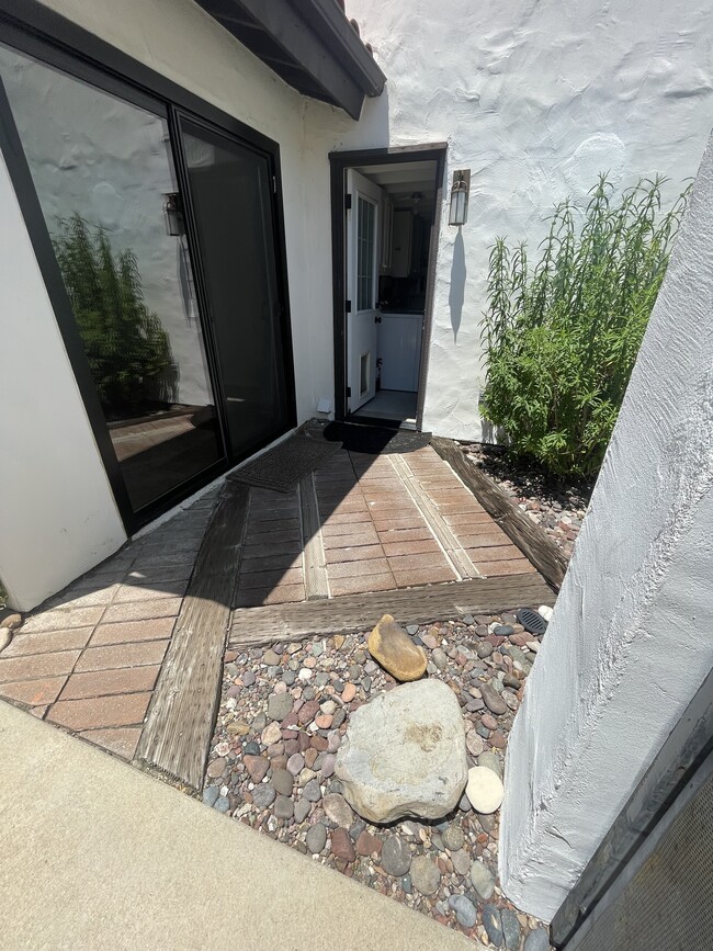 Garage side entrance - 1720 Woodbrook Ln
