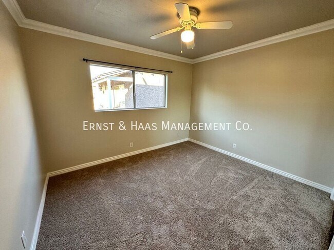 Foto del edificio - 5464 Lime Ave